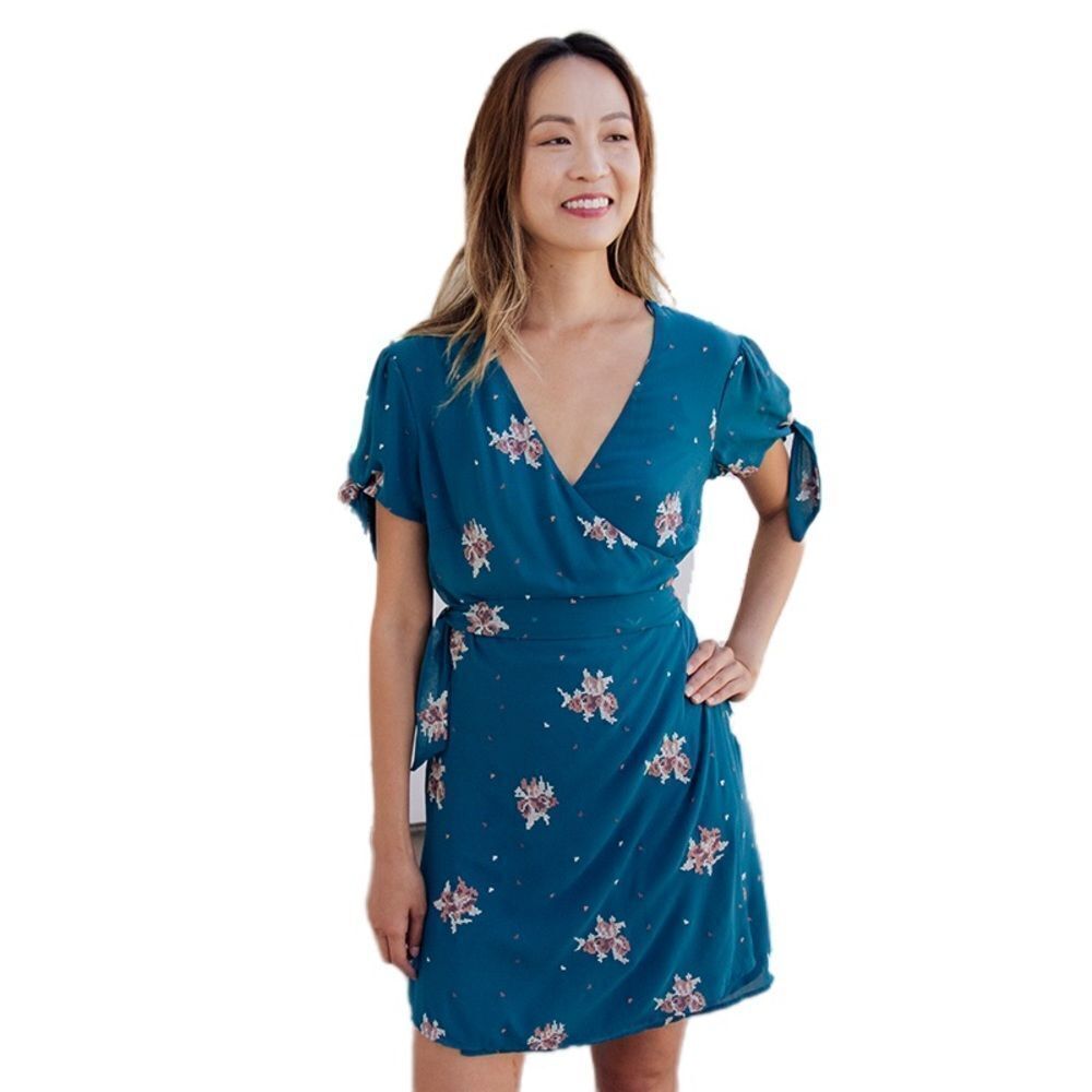 NEW Willow and Clay | Elizabeth Embroidered Wrap Dress, Size M - Picture 1 of 12